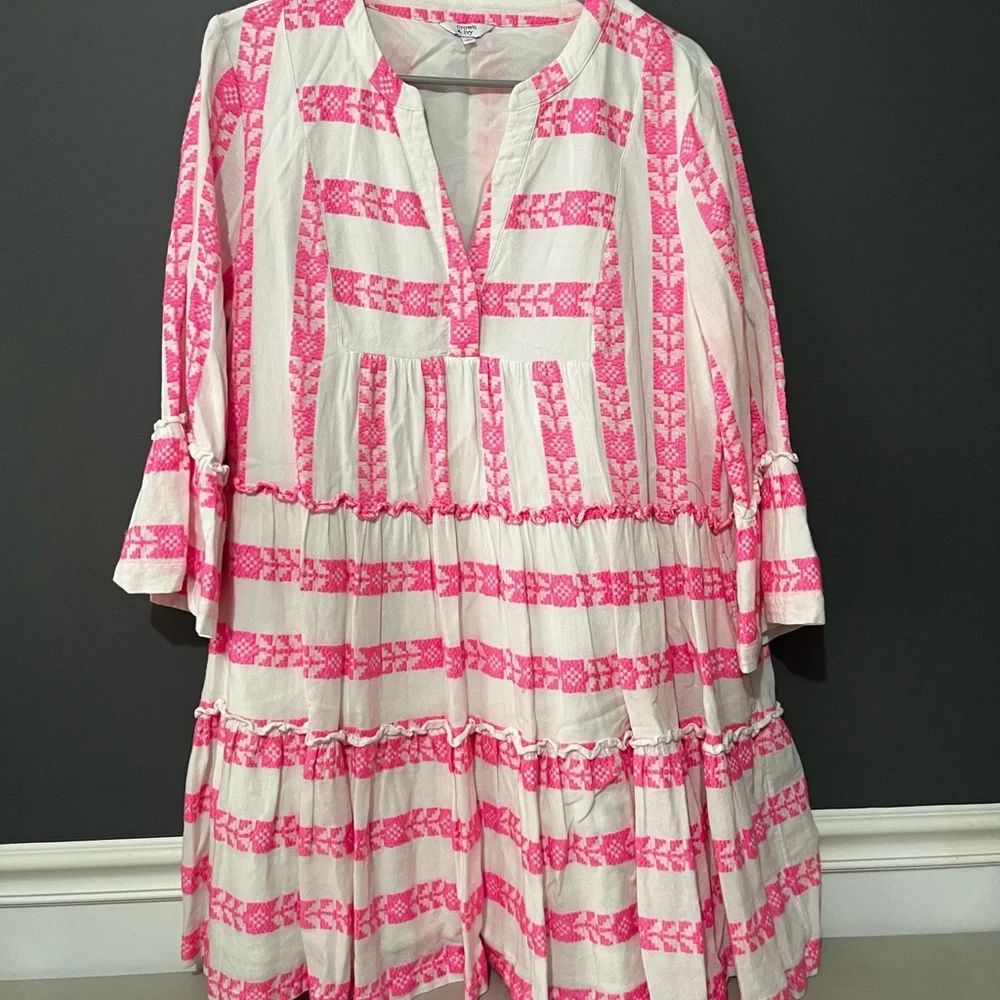 crown & ivy White and Pink Striped Tiered Dress - Picture 4 of 4